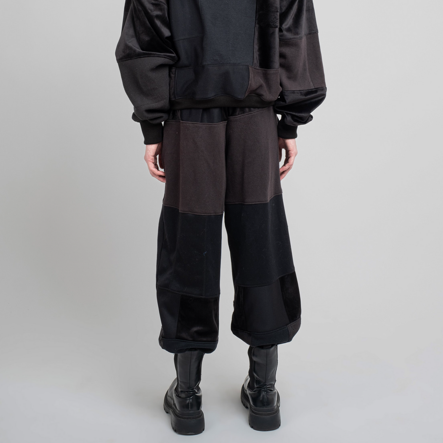 Monochromatic Pants In Black